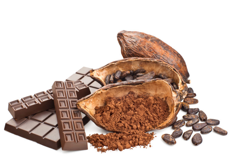 Kupfer ist unter anderem in Nüssen, Vollkornprodukten, Hülsenfrüchten und Kakao enthalten.